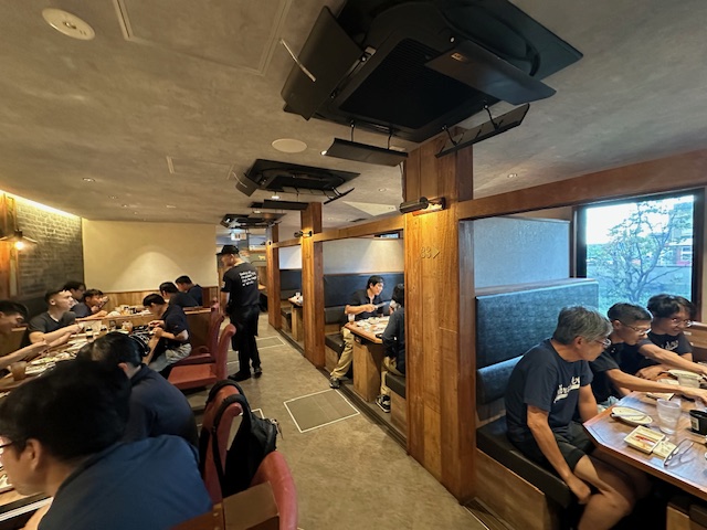 半年毎の会社負担の懇親会あり