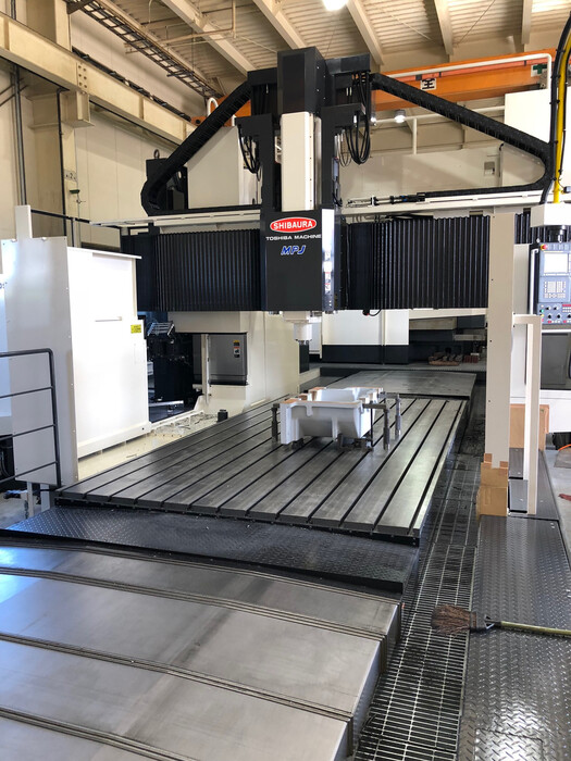 大型の5面加工機の使い方も学べます